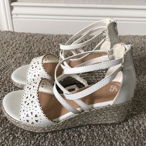 White Girls (SO) Wedges (size 3) EUC